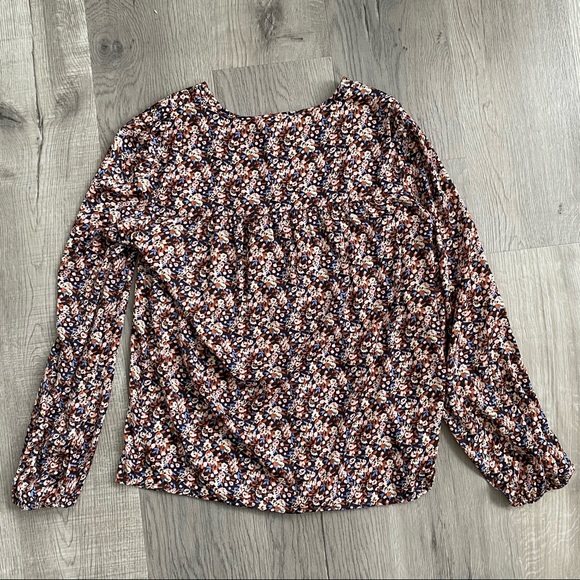 LC Lauren Conrad Flower Top - Picture 2 of 3